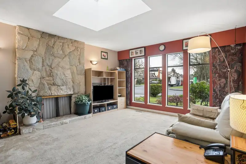 11200 MELLIS DRIVE - photo 3 of 31