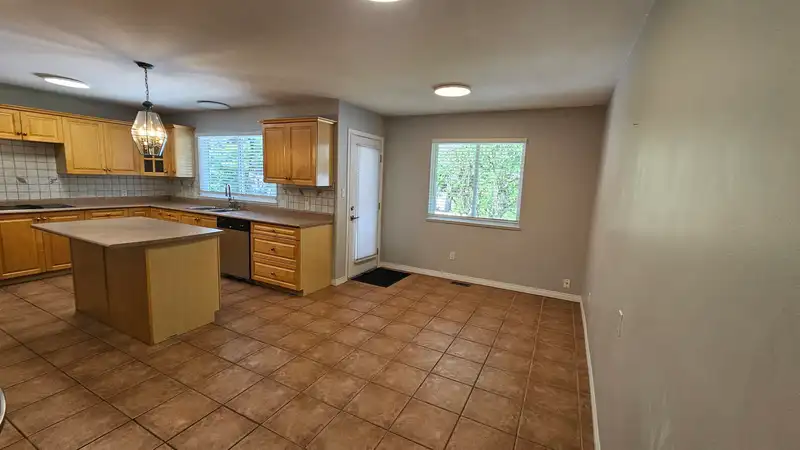 10291 CAITHCART ROAD - photo 4 of 21