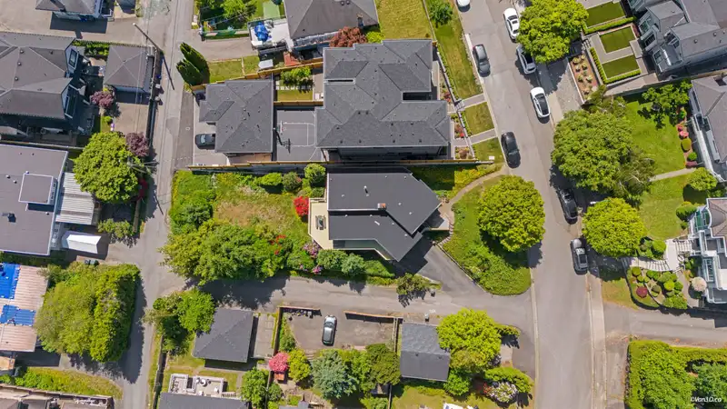5578 OAKGLEN DRIVE - photo 2 of 28