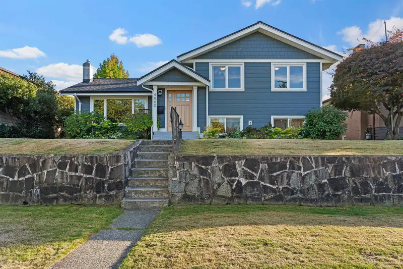 4860 SOUTHLAWN DRIVE - photo 1 of 30