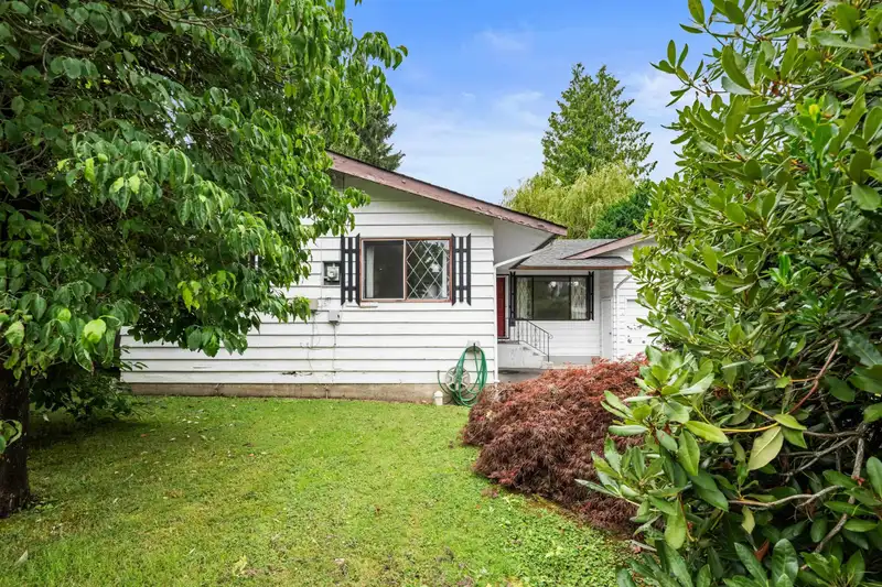 26923 28A AVENUE - photo 4 of 40
