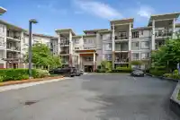 303 3192 GLADWIN ROAD - thumbnail 1