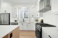 16722 16 AVENUE - thumbnail 2