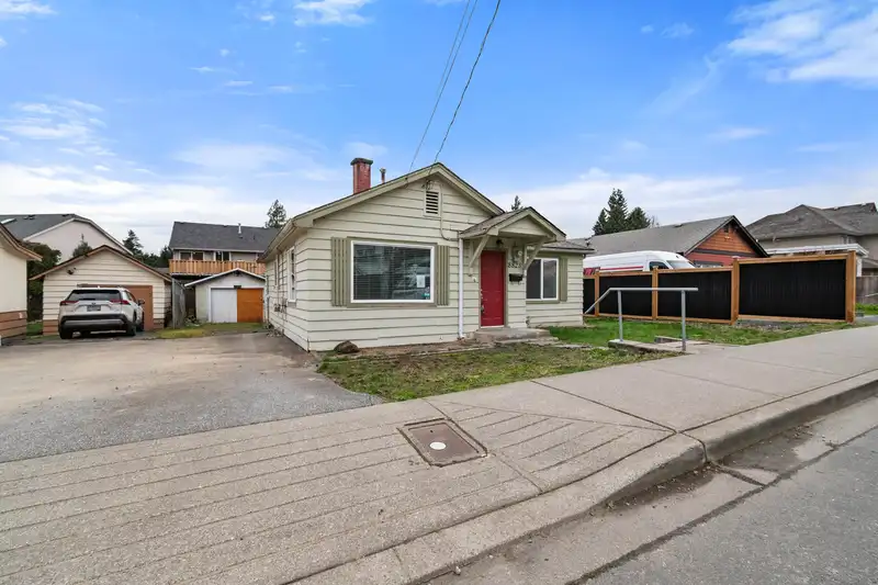 8825 EDWARD STREET - photo 3 of 39