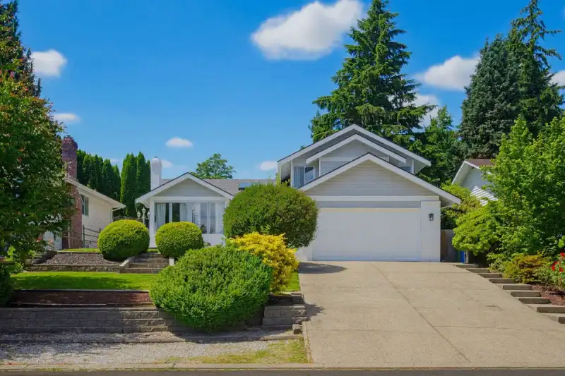 32562 MURRAY AVENUE - photo 1 of 32