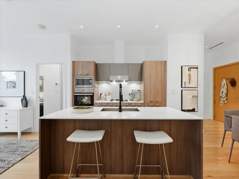 107 2221 E 30TH AVENUE - photo 2 of 37