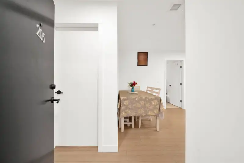 205 13439 94A AVENUE - photo 3 of 40