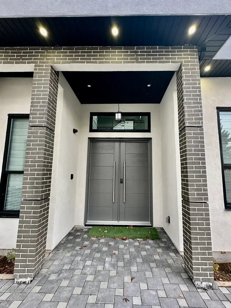 12352 96 AVENUE - photo 2 of 39