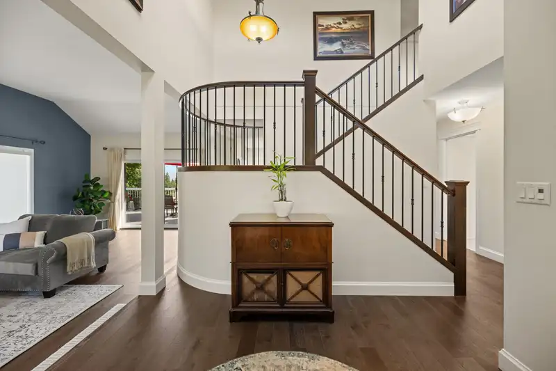 2312 HAMPSHIRE PLACE - photo 3 of 40