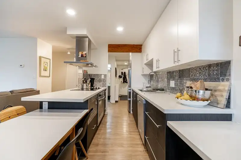 213 36 E 14TH AVENUE - photo 4 of 22
