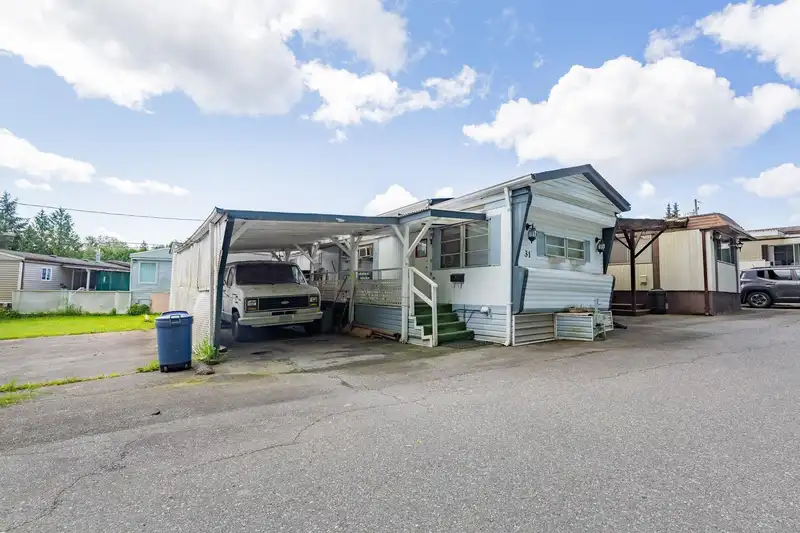 31 8266 KING GEORGE BOULEVARD - photo 1 of 20