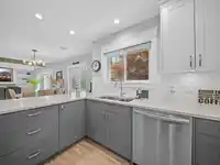 4769 201 STREET - thumbnail 10