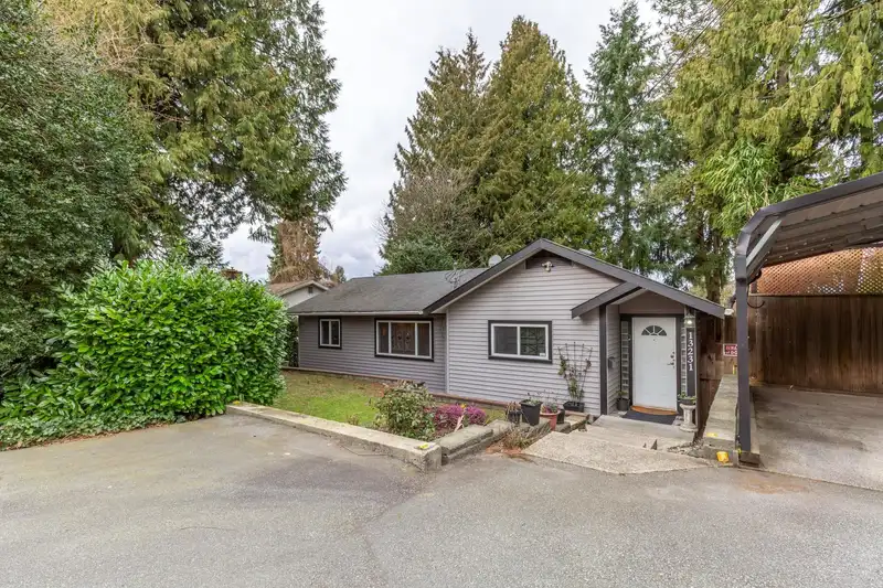 13231 112B AVENUE - photo 1 of 40