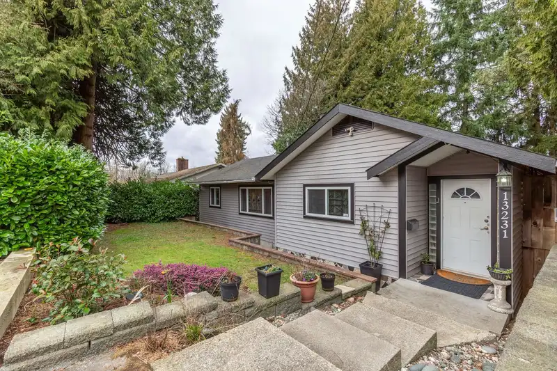 13231 112B AVENUE - photo 2 of 40