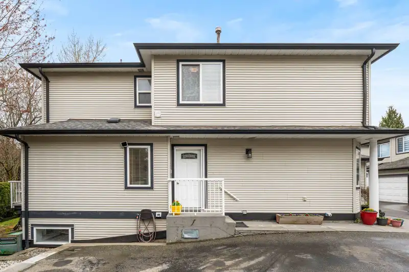 4 9559 208 STREET - photo 3 of 40
