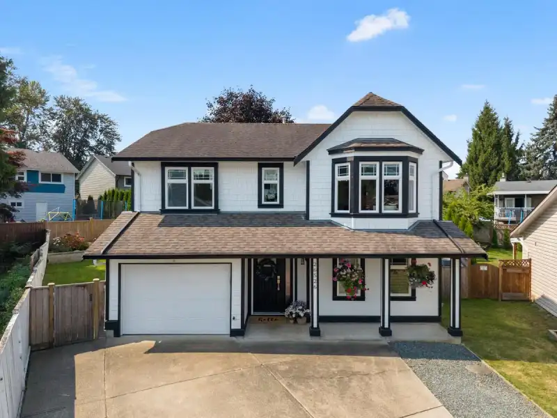 26526 30 AVENUE - photo 1 of 40