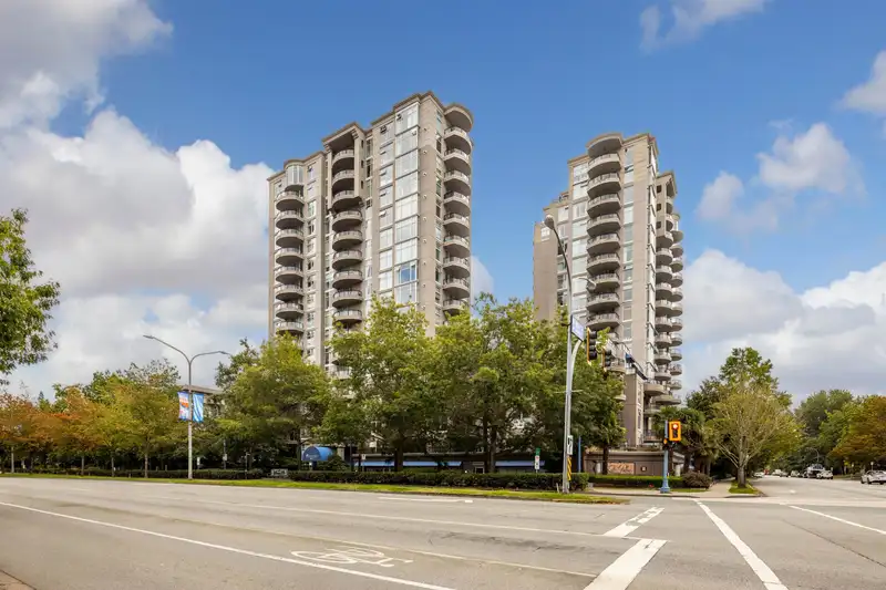 702 8460 GRANVILLE AVENUE - photo 1 of 18