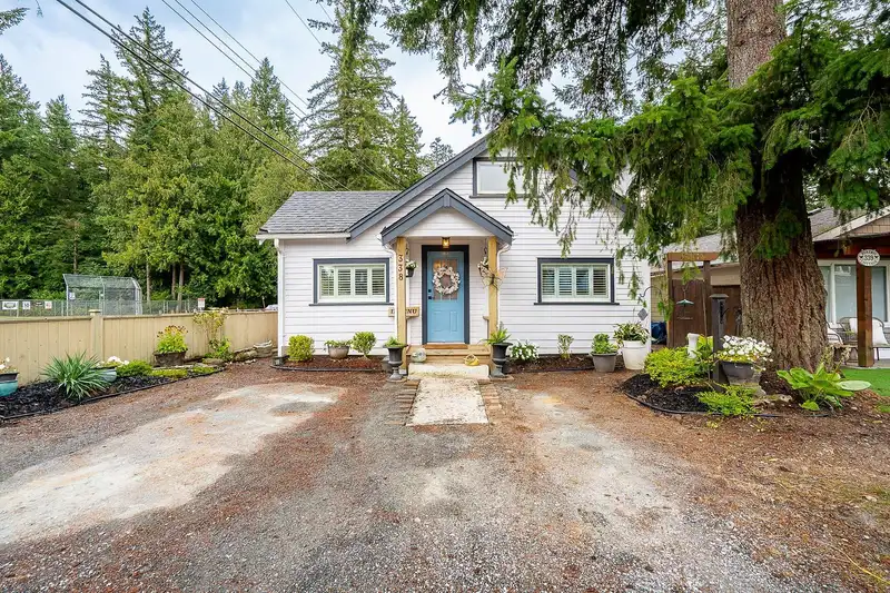 338 BALSAM STREET - photo 2 of 34