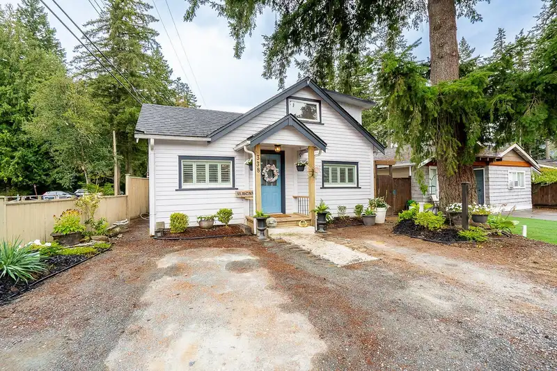 338 BALSAM STREET - photo 3 of 34
