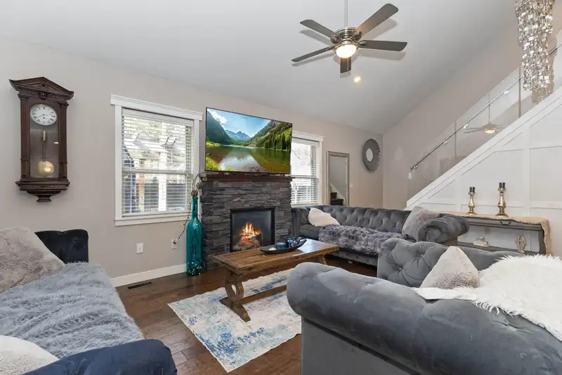 27858 LEDUNNE AVENUE - photo 2 of 40