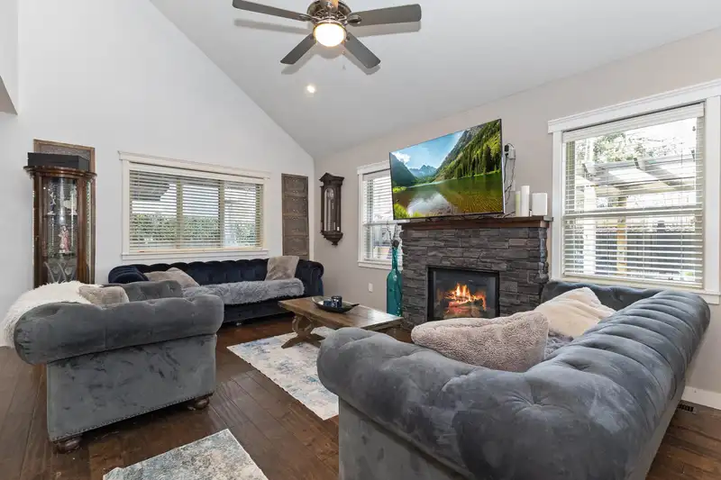 27858 LEDUNNE AVENUE - photo 3 of 40