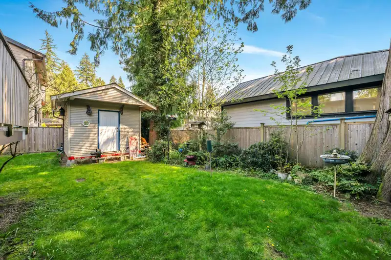 20580 46 AVENUE - photo 4 of 40
