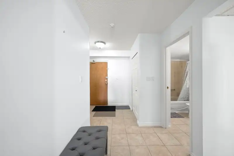 301 11881 88 AVENUE - photo 2 of 27