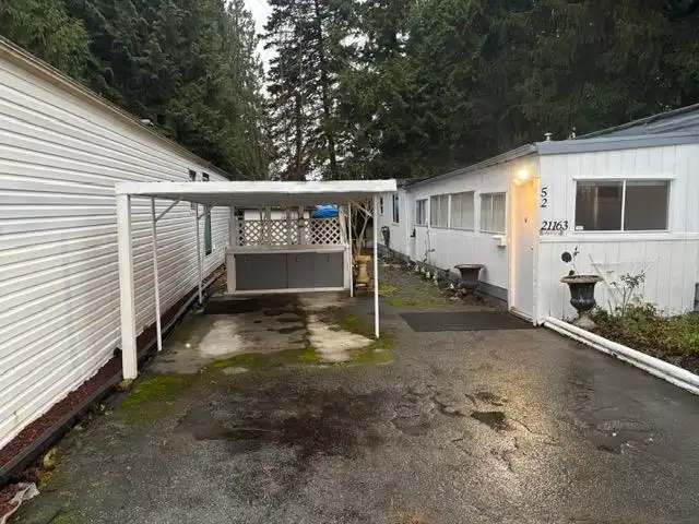 52 21163 LOUGHEED HIGHWAY - photo 2 of 12