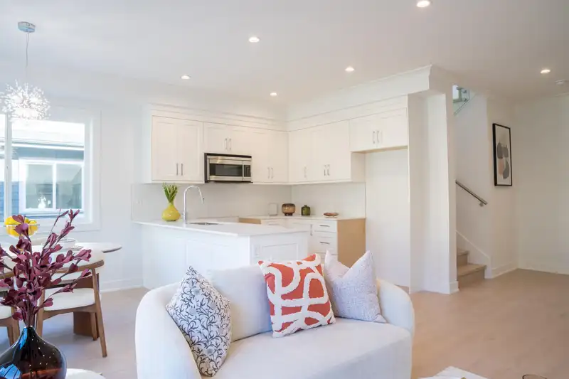 103 8233 WILLIAMS ROAD - photo 3 of 10