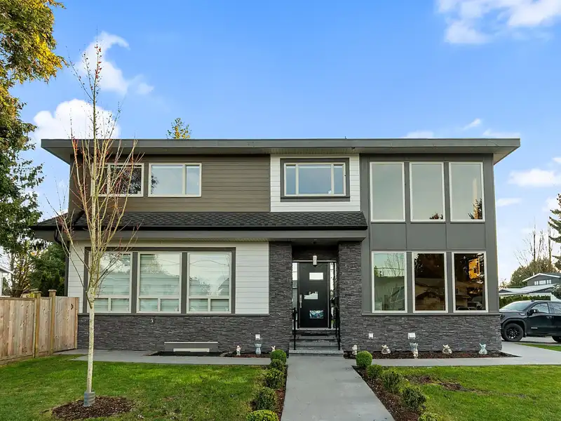 8144 116A STREET - photo 2 of 38
