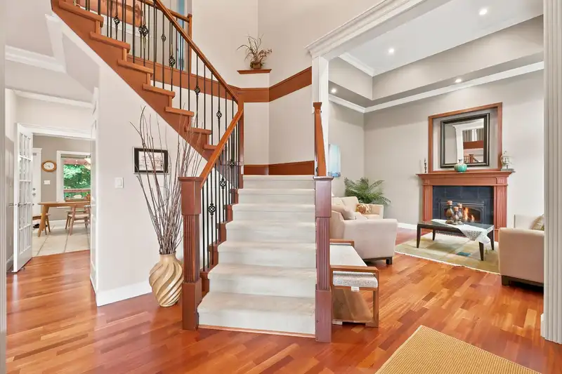 7260 149 STREET - photo 4 of 31