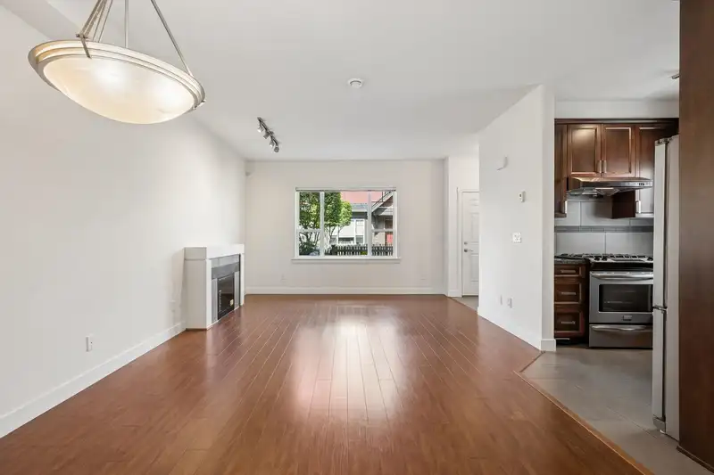 15 9699 SILLS AVENUE - photo 4 of 39