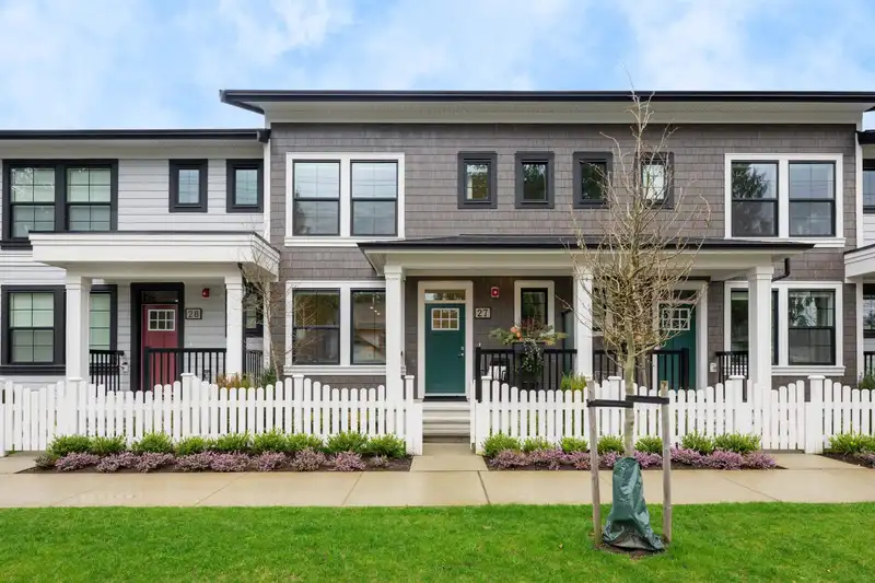 37 9122 KING STREET - photo 2 of 33