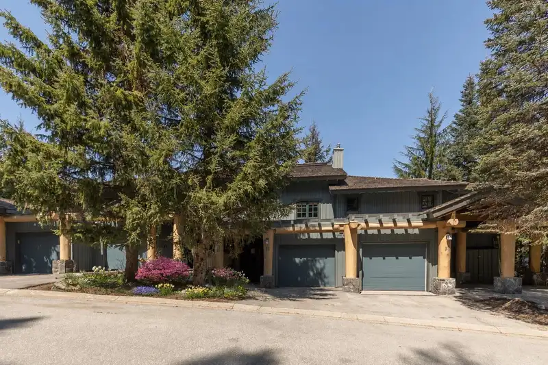 32 2250 NORDIC DRIVE - photo 1 of 28