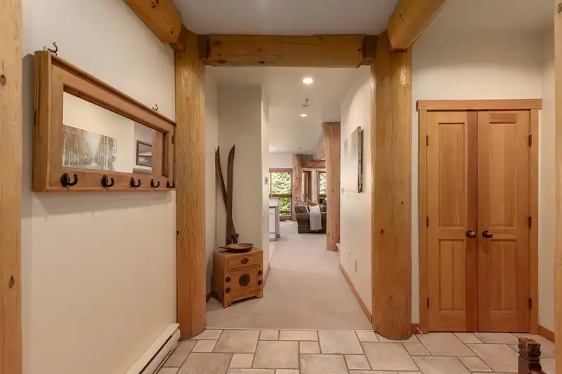 32 2250 NORDIC DRIVE - photo 3 of 28