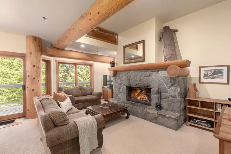 32 2250 NORDIC DRIVE - photo 4 of 28