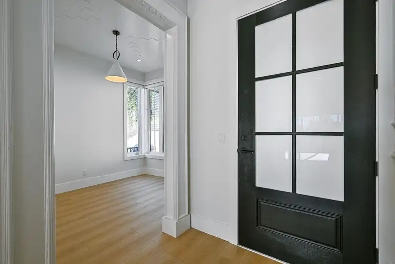 33950 PARR AVENUE - photo 2 of 34