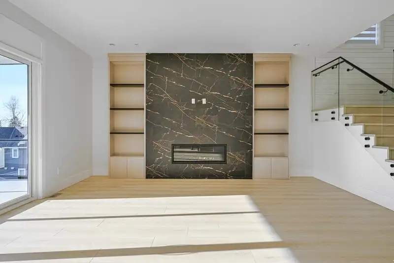 33950 PARR AVENUE - photo 3 of 34
