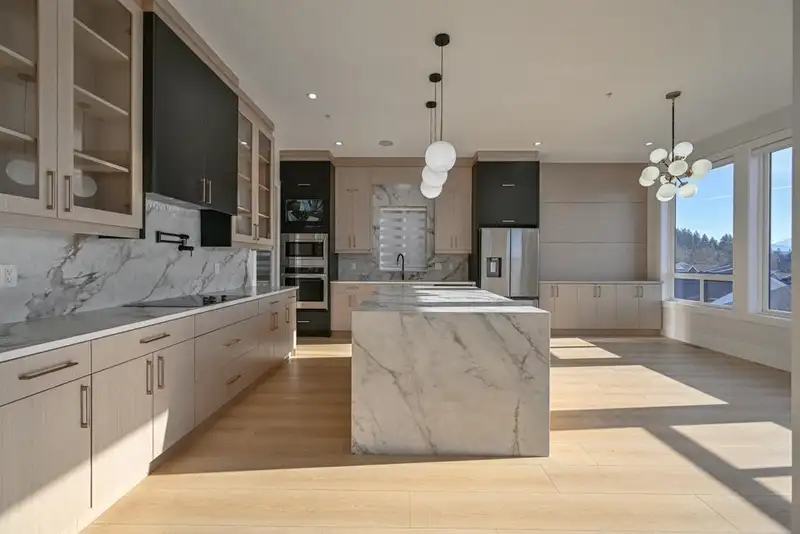33950 PARR AVENUE - photo 4 of 34