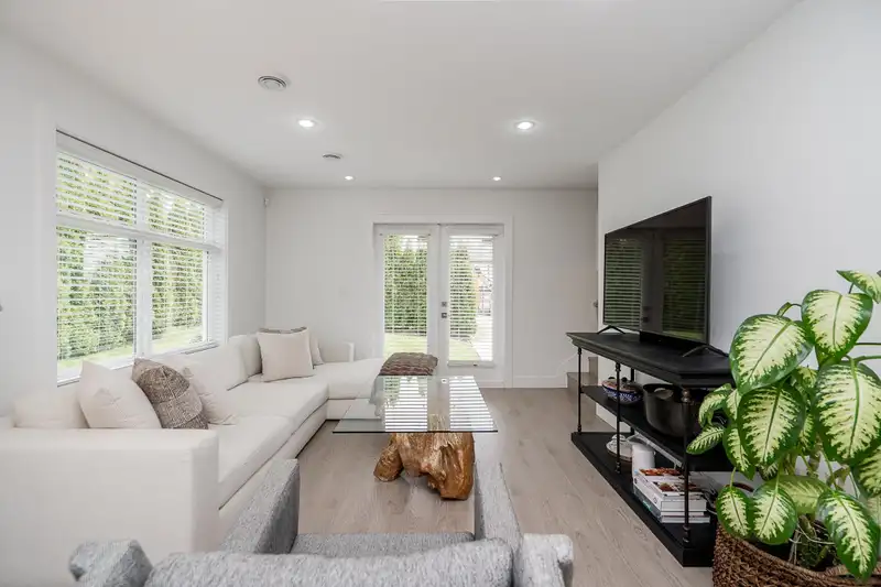 970 ROCHESTER AVENUE - photo 3 of 40