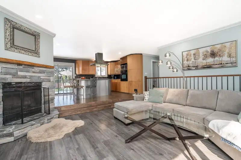32439 BEAVER DRIVE - photo 4 of 40