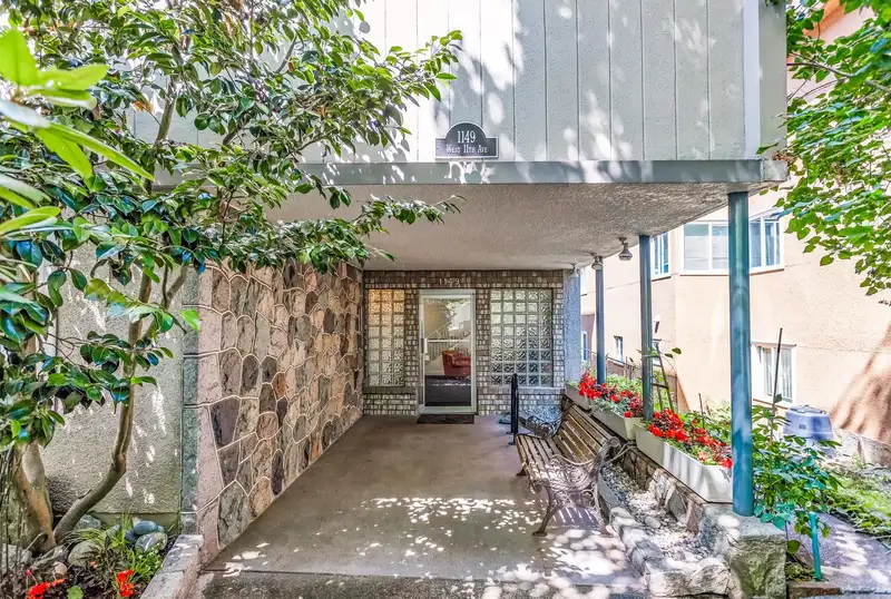 206 1149 W 11TH AVENUE - photo 2 of 15