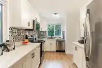 8 GLENMORE DRIVE - thumbnail 10