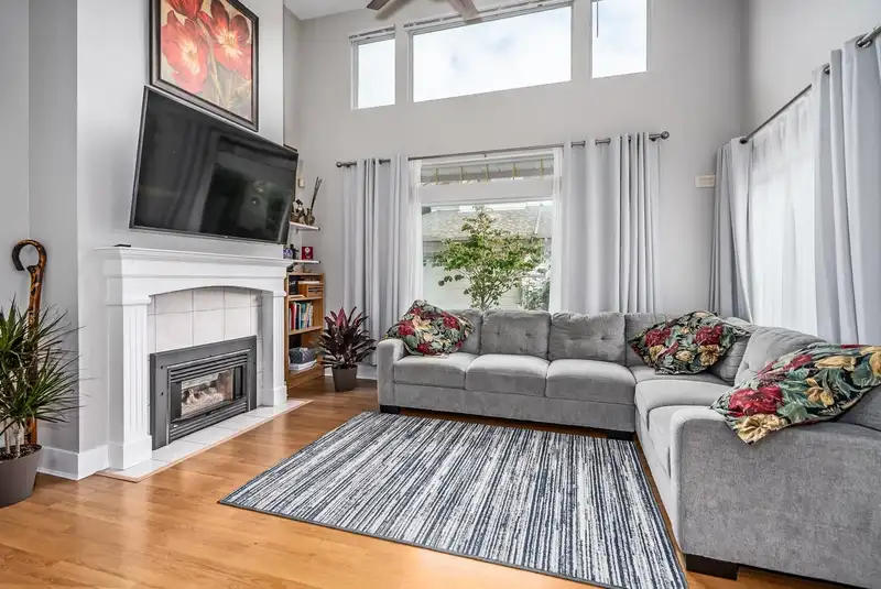 50 16325 82 AVENUE - photo 3 of 31