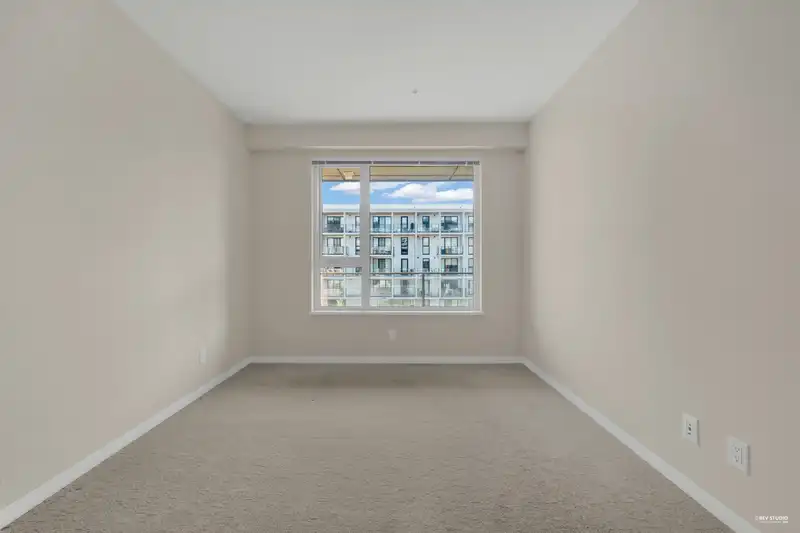 309 9877 UNIVERSITY CRESCENT - photo 3 of 31