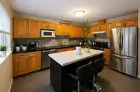 4720 PANDORA STREET - thumbnail 3