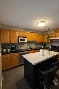 4720 PANDORA STREET - thumbnail 10