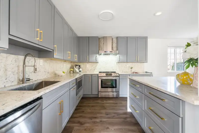 10080 ROSEDENE CRESCENT - photo 1 of 23