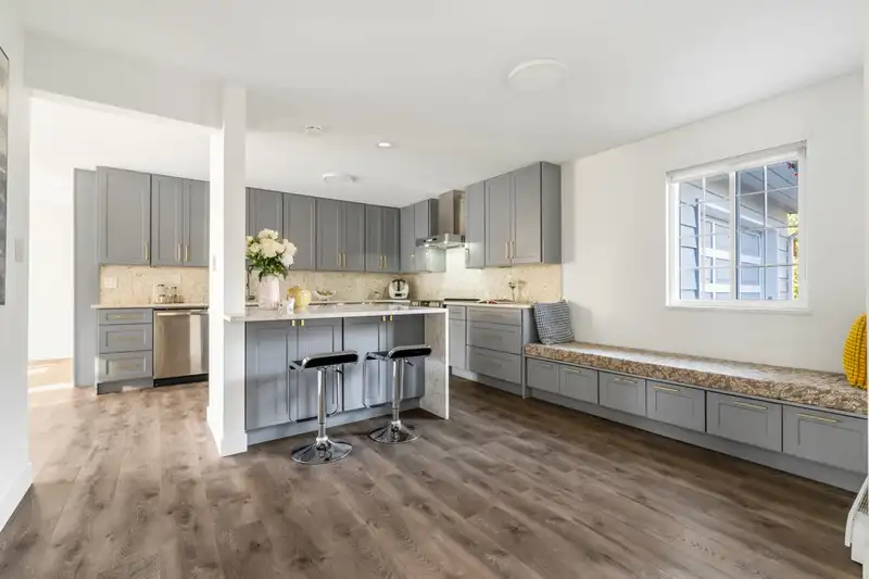 10080 ROSEDENE CRESCENT - photo 3 of 23
