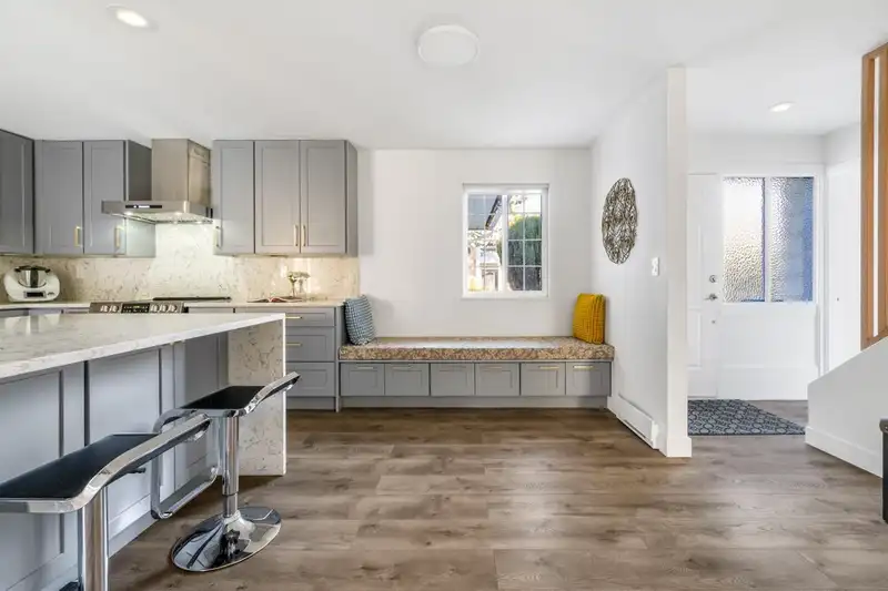 10080 ROSEDENE CRESCENT - photo 4 of 23